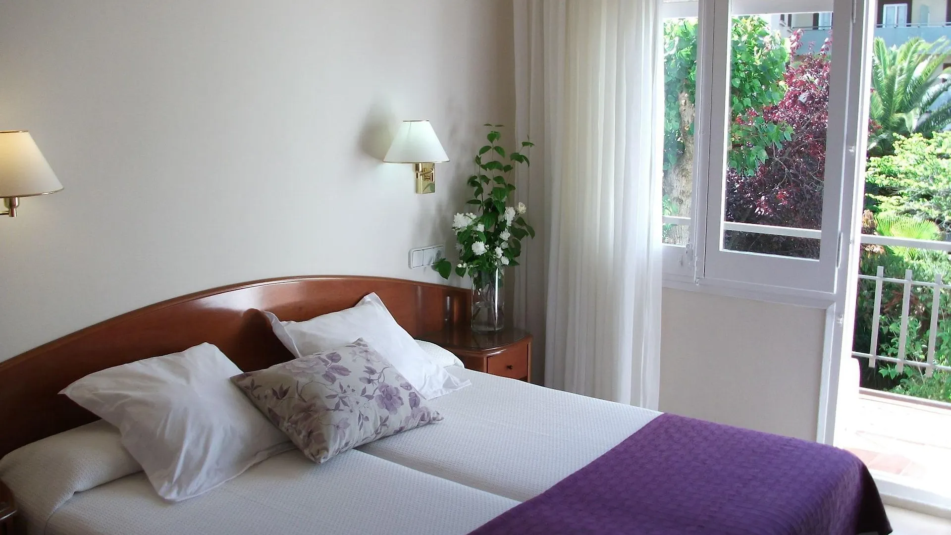 Rvhotels Avenida Tossa de Mar 2*,  Spain